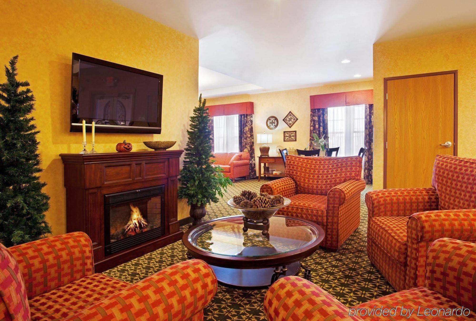 Holiday Inn Express & Suites Iron Mountain, An Ihg Hotel Інтер'єр фото