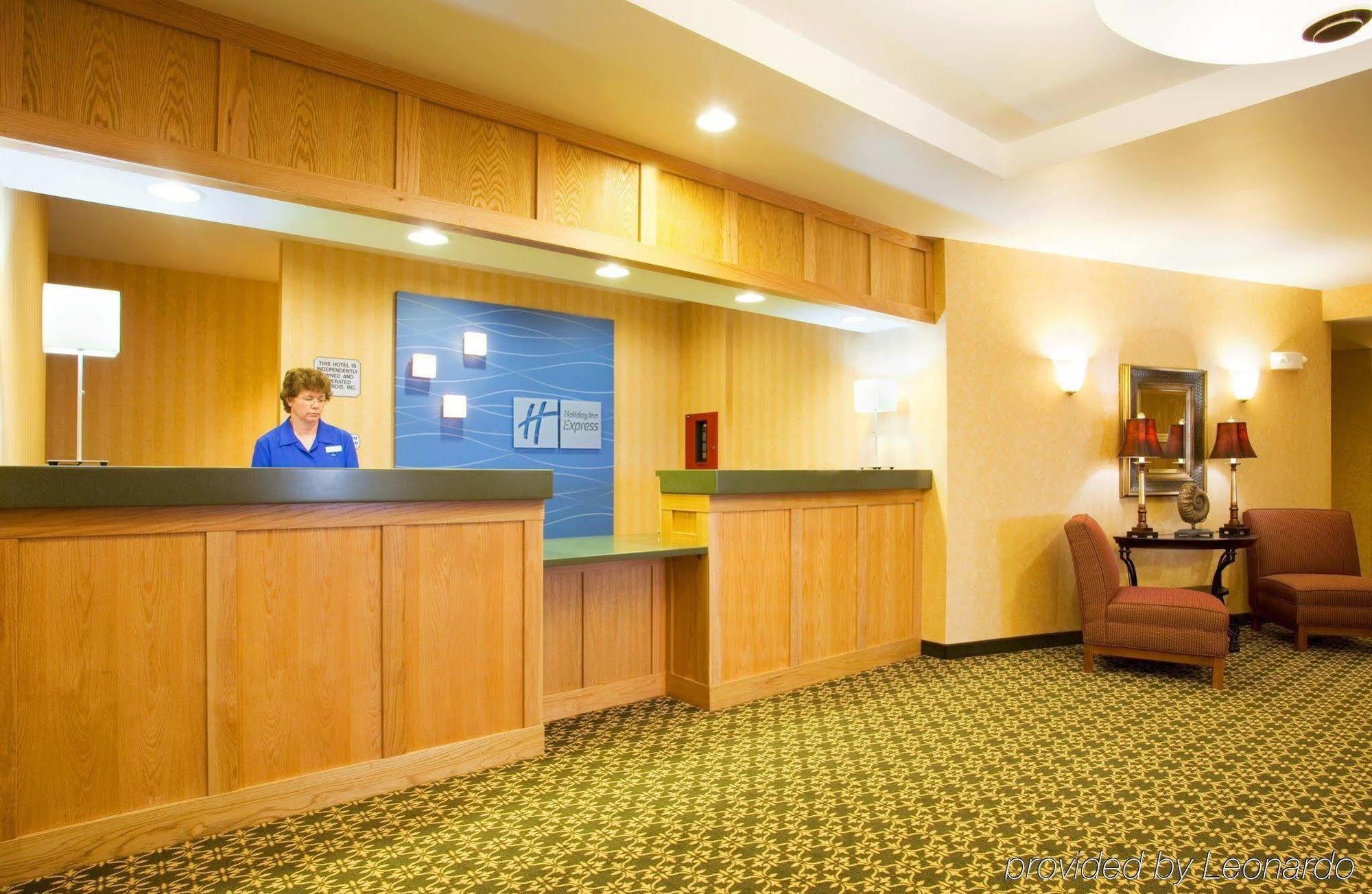 Holiday Inn Express & Suites Iron Mountain, An Ihg Hotel Інтер'єр фото
